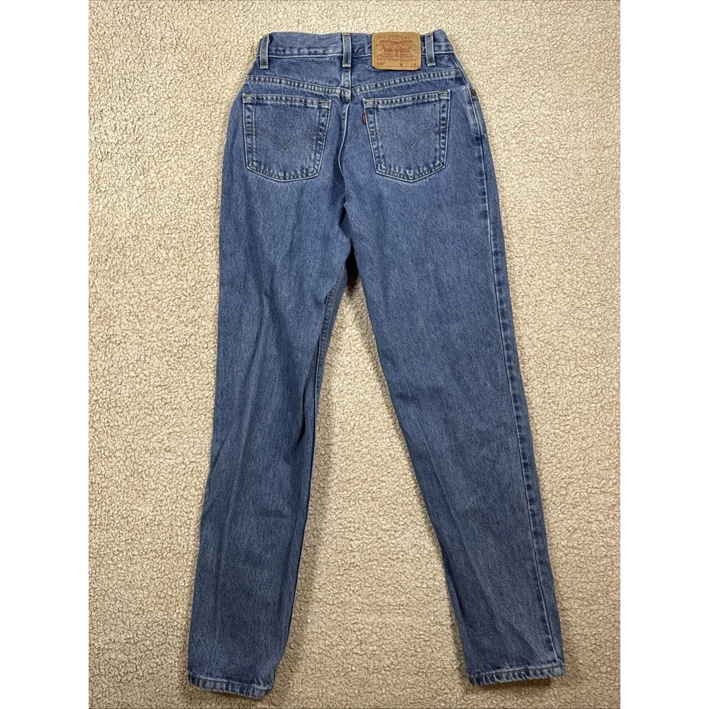 Vintage Levi's 550 Jeans Fits 26x32 Medium Wash Relaxed Tapered Batwing